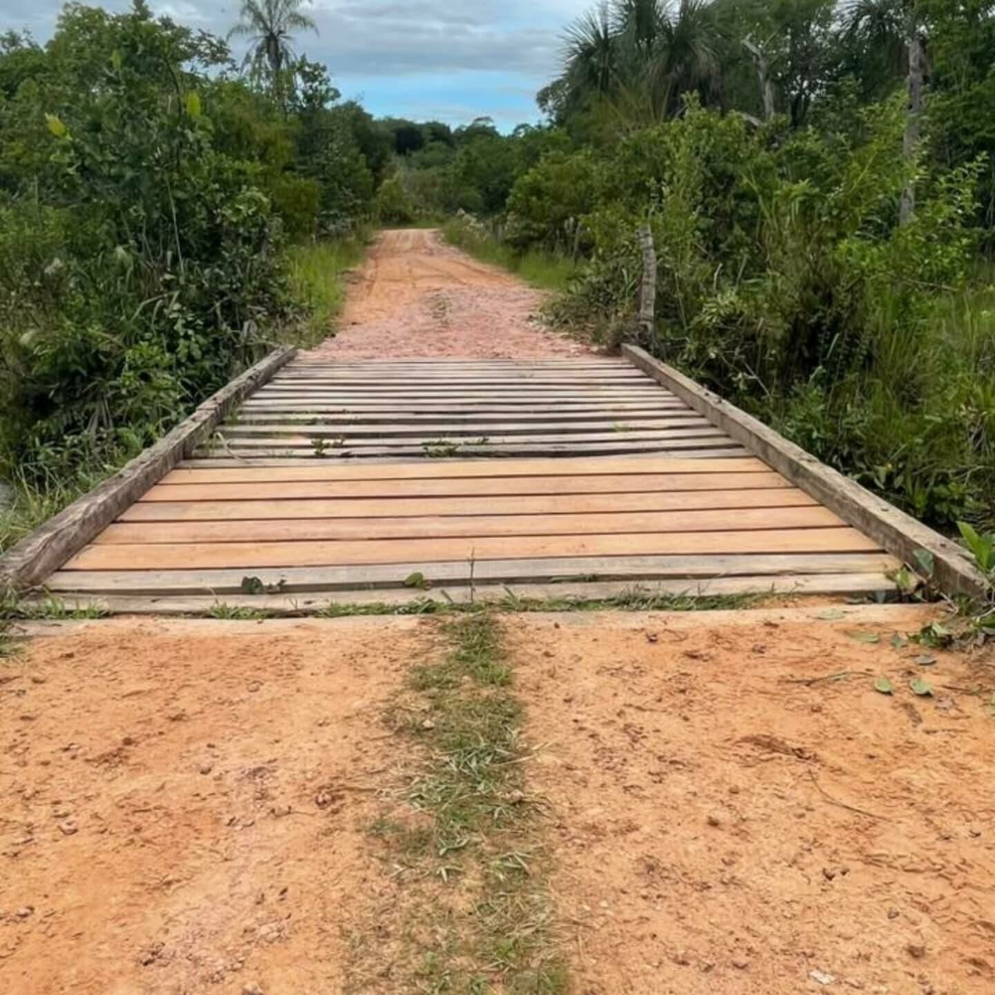 Imagem de compartilhamento para o artigo Prefeitura de Alcinópolis realiza reforma na ponte sobre o Córrego Areia e reforça infraestrutura rural da MS Todo dia